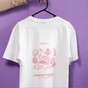 CAMISETA BLANCA CON LETRAS ROSADAS